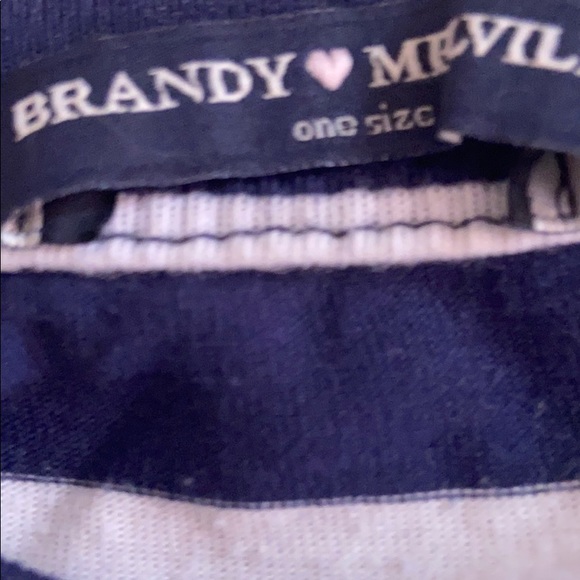 A shirt from brandy Melville - Picture 3 of 3